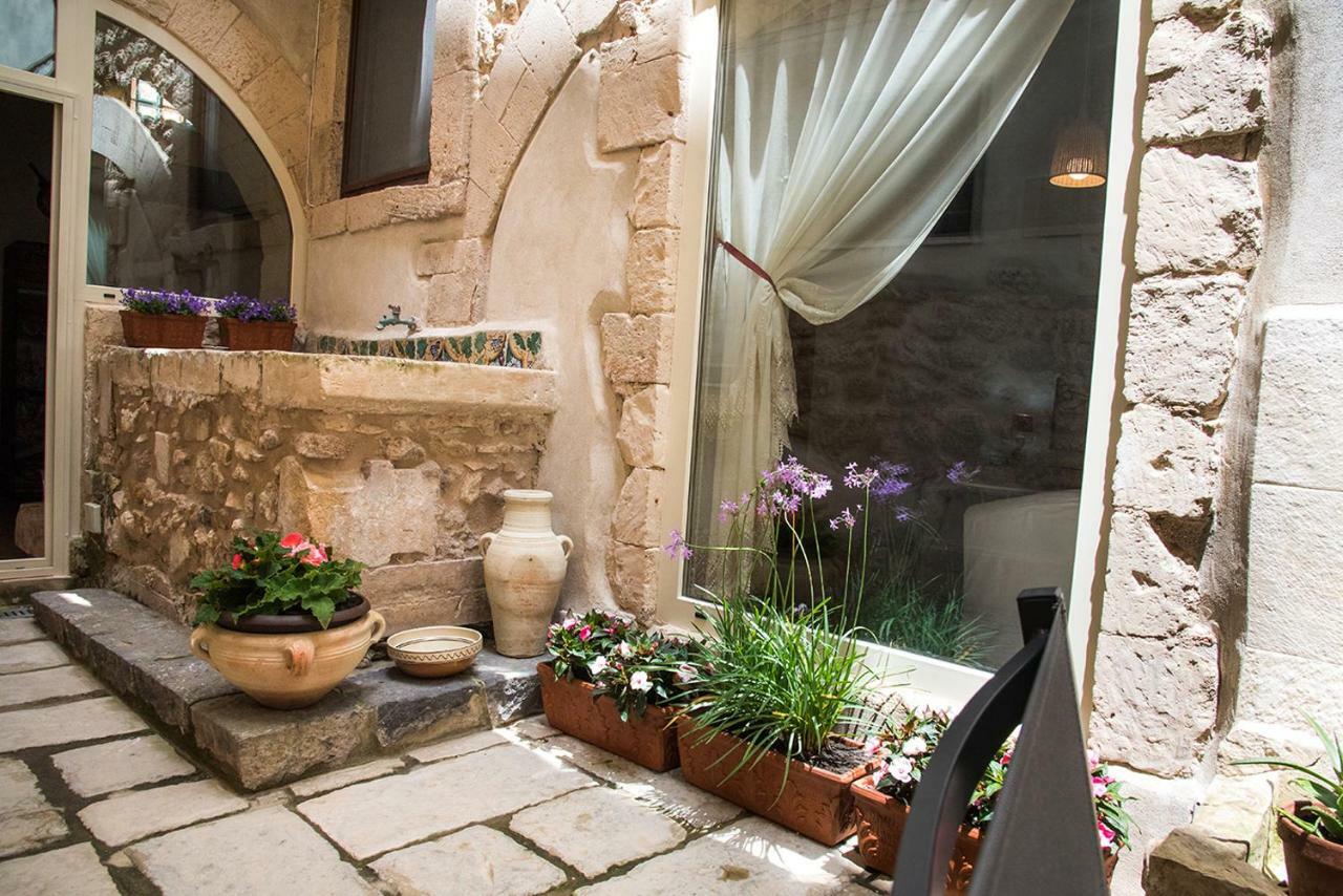 Ortigia Ancient House Apartment Syracuse Exterior photo